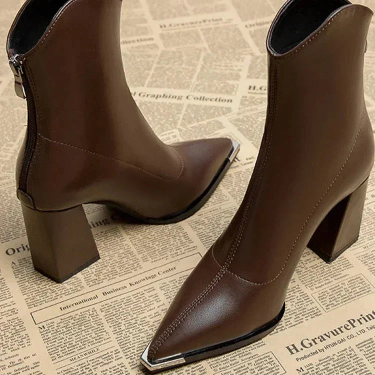 Chelsea - Comfortable women's leather boot