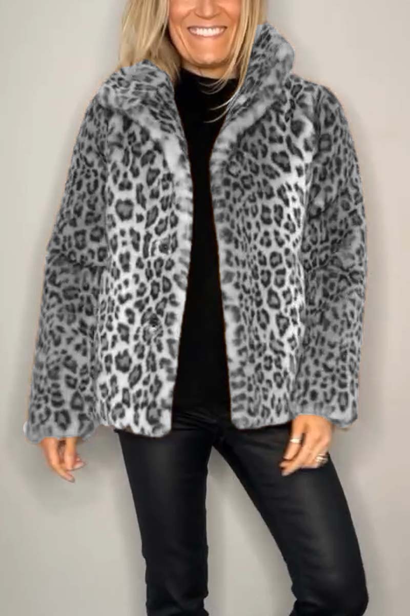 Aida -  Short leopard print coat