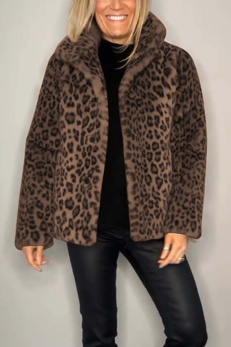 Aida -  Short leopard print coat