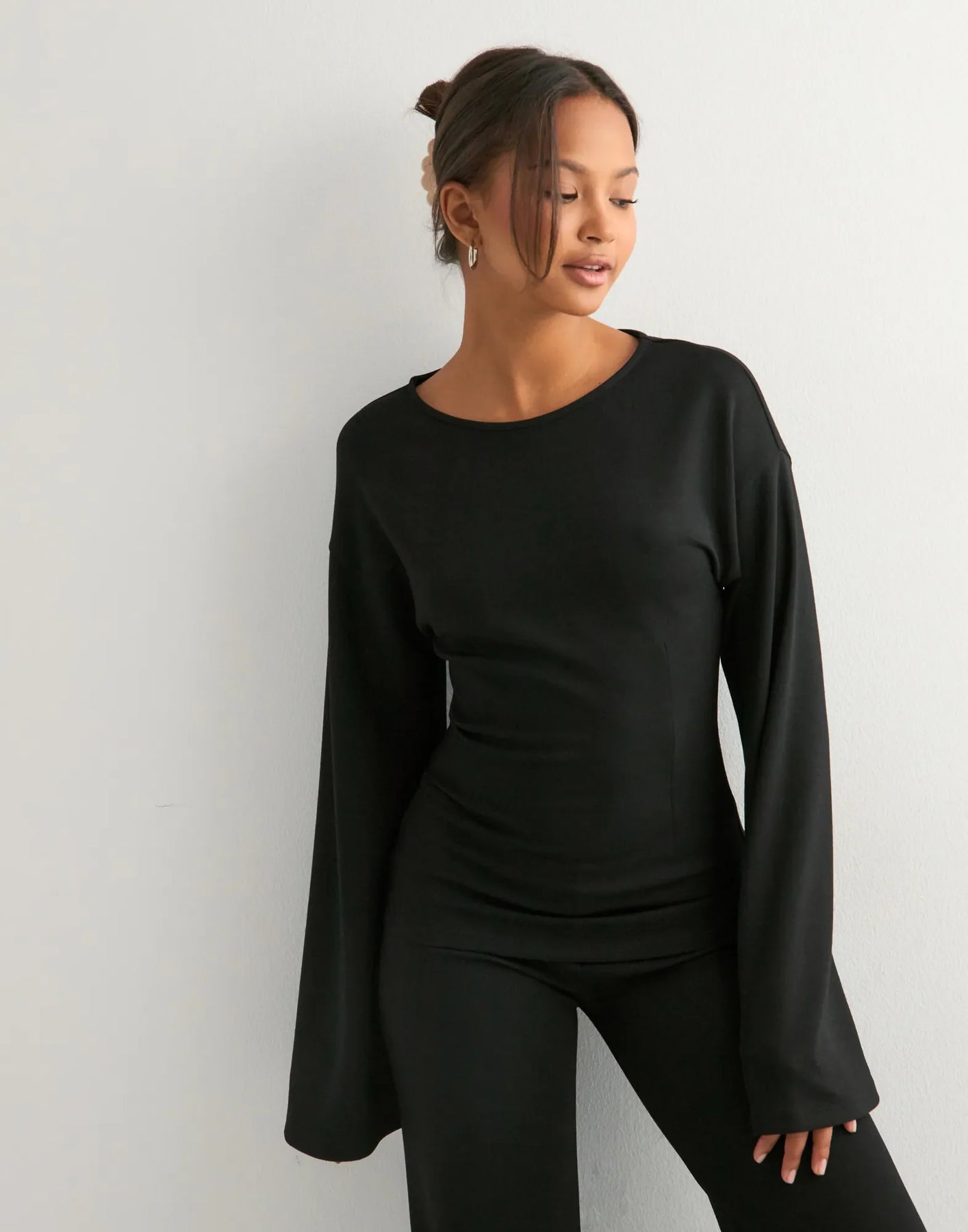 Lily - Set with Flared-Sleeve Sweatshirt