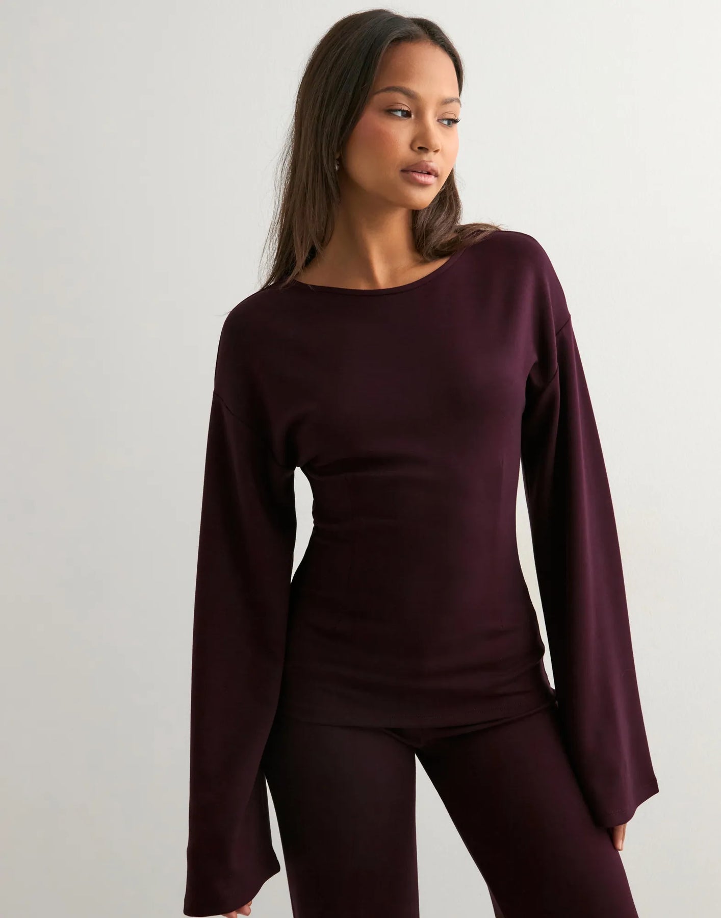 Lily - Set with Flared-Sleeve Sweatshirt