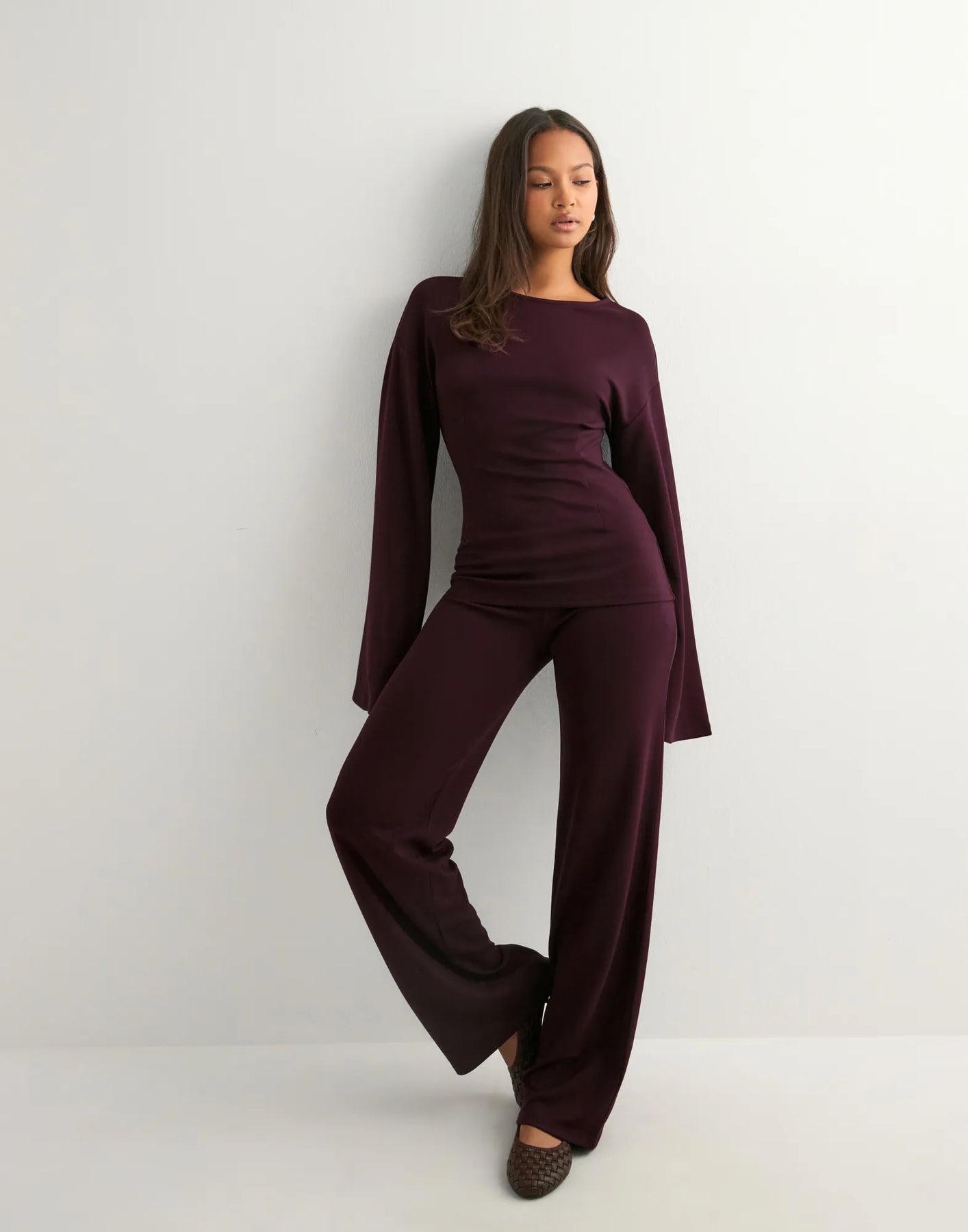 Lily - Set with Flared-Sleeve Sweatshirt