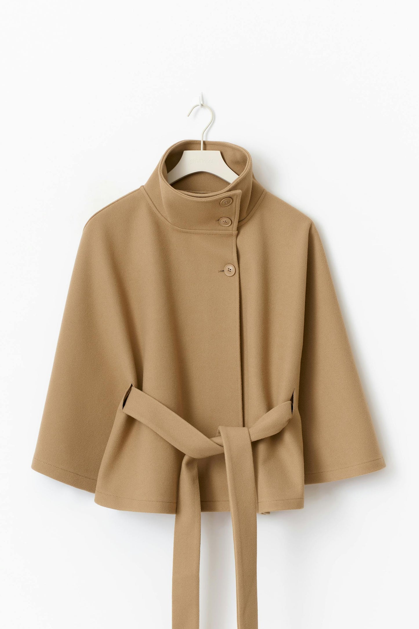 Mara – Cape-Style Jacket for Autumn and Winter