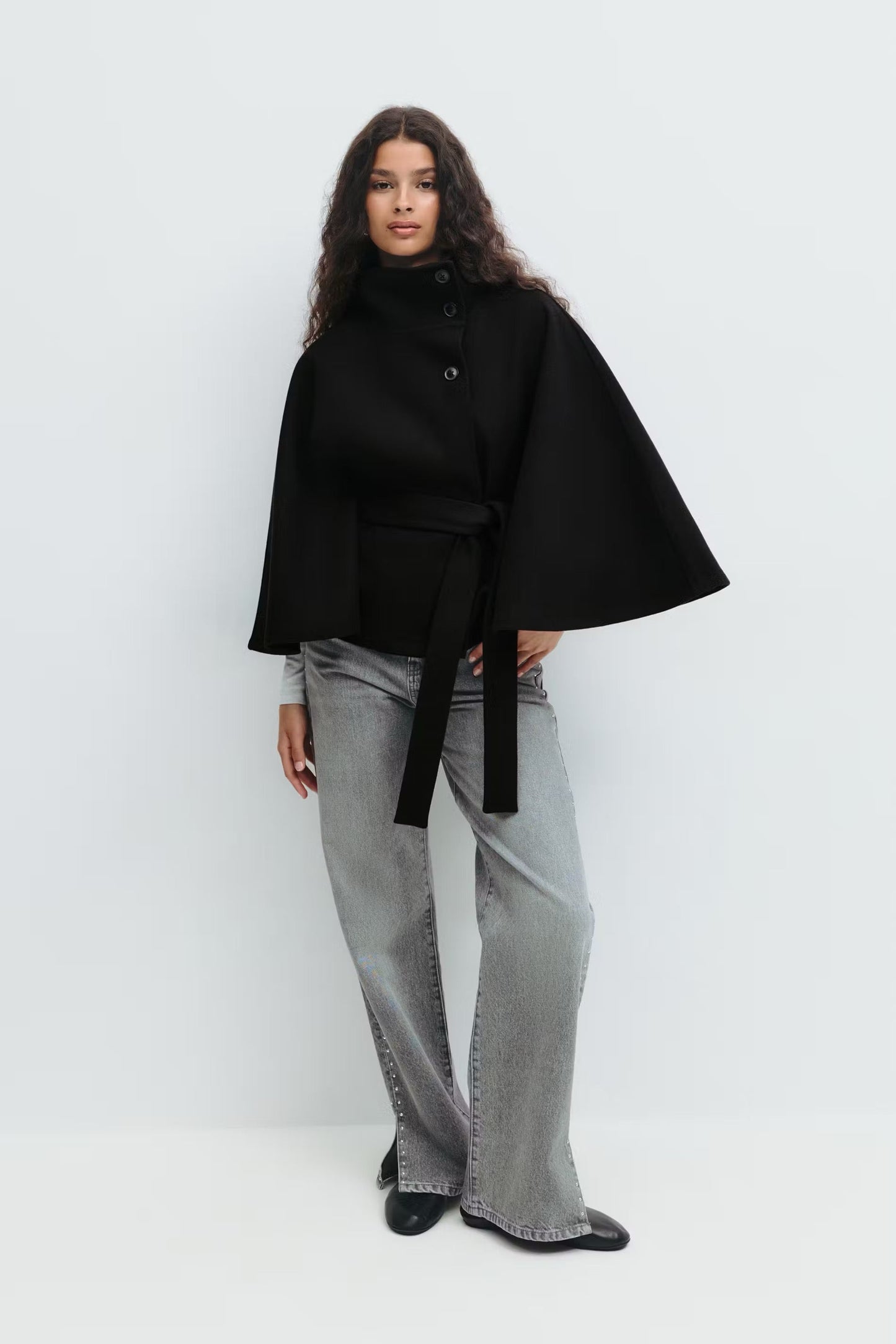 Mara – Cape-Style Jacket for Autumn and Winter