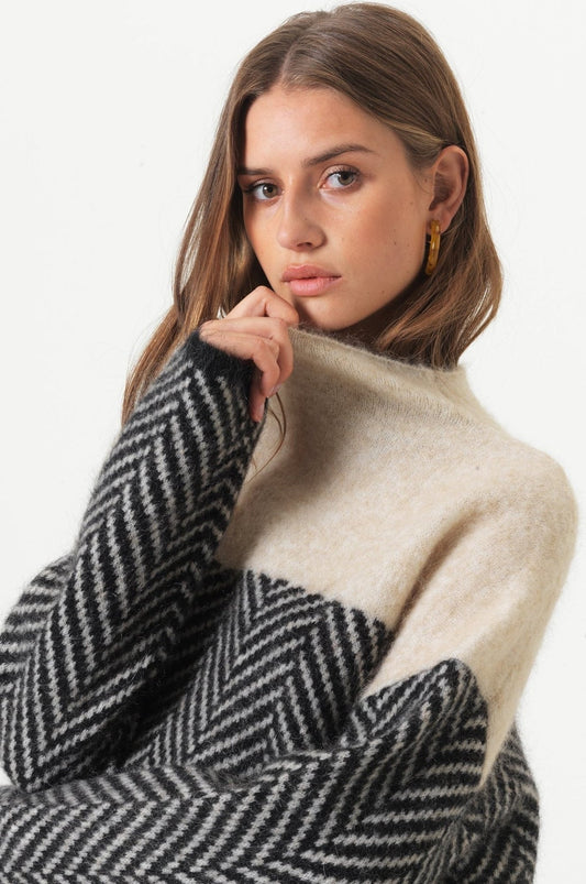 Alicia - Cotton jumper with high collar