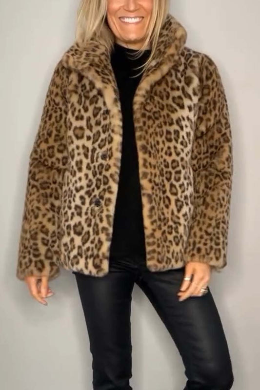 Aida -  Short leopard print coat