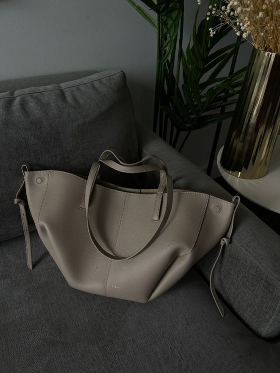 Clarise - Elegant leather bag